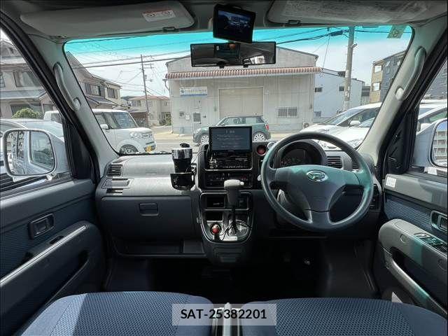 Daihatsu HIJET CARGO 2014-07 7058802-2