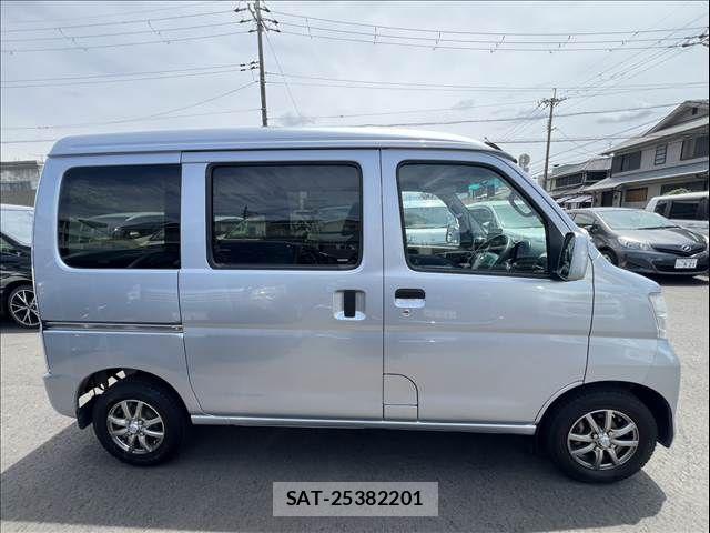 Daihatsu HIJET CARGO 2014-07 7058802-5