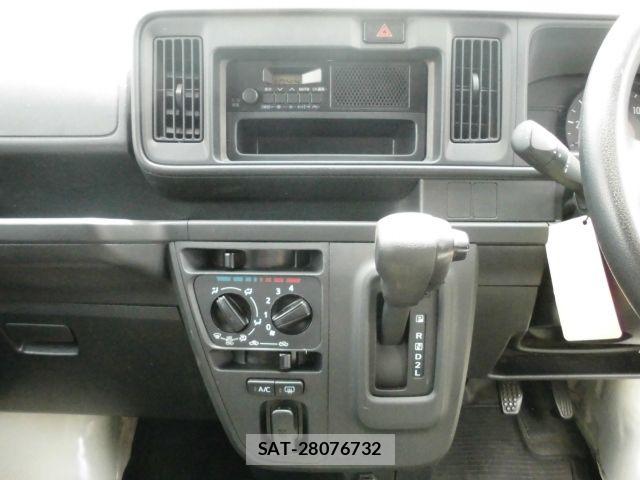 Daihatsu HIJET CARGO 2020-04 7058803-11