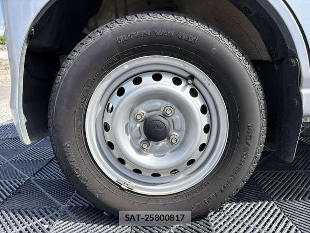 Daihatsu HIJET CARGO 2016-02 7251002-13