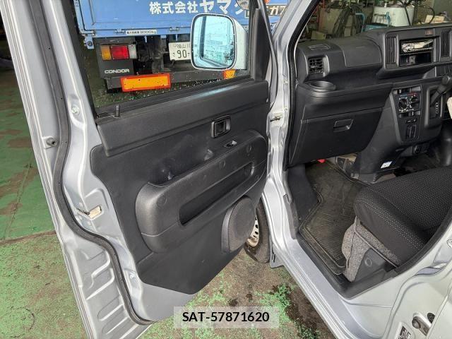 Daihatsu HIJET CARGO 2018-11 7272003-8