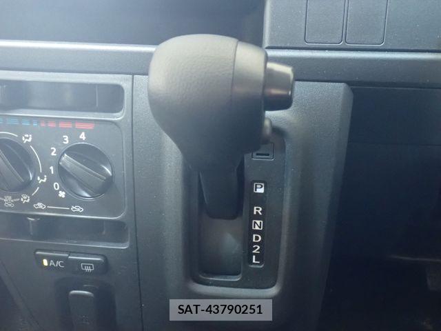 Daihatsu HIJET CARGO 2019-06 7272007-13