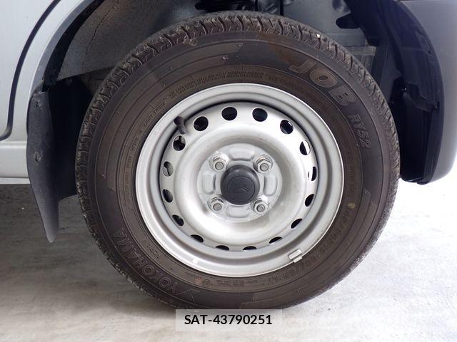 Daihatsu HIJET CARGO 2019-06 7272007-23