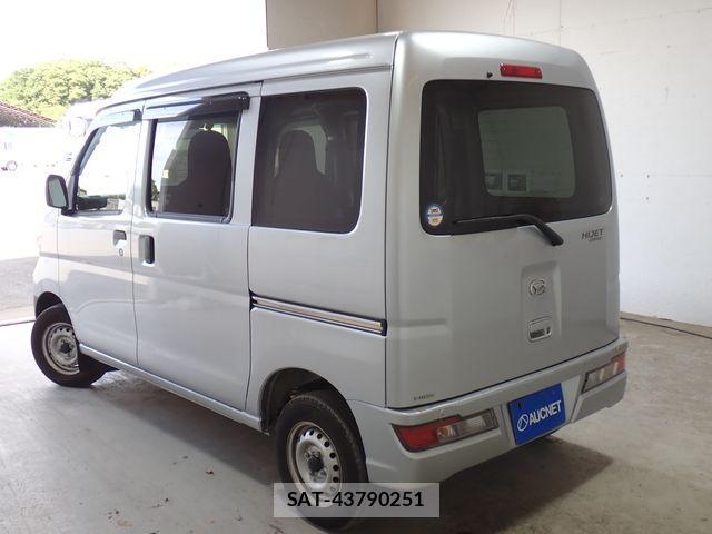 Daihatsu HIJET CARGO 2019-06 7272007-2