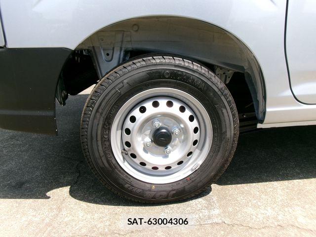 Daihatsu HIJET CARGO 2026-04 7272008-11