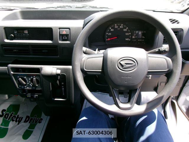 Daihatsu HIJET CARGO 2026-04 7272008-17