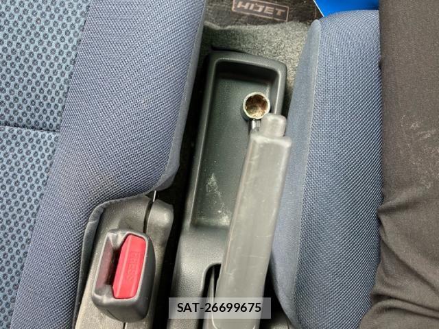 Daihatsu HIJET CARGO 2011-06 7327433-27