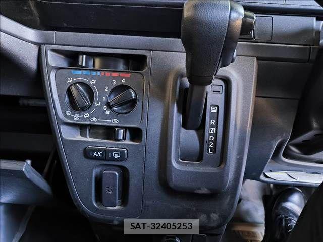 Daihatsu HIJET CARGO 2019-05 7327427-15