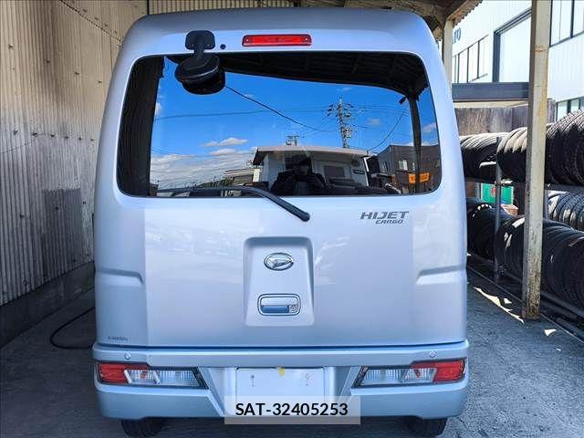 Daihatsu HIJET CARGO 2019-05 7327427-4