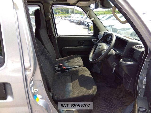 Daihatsu HIJET CARGO 2019-11 7358042-3