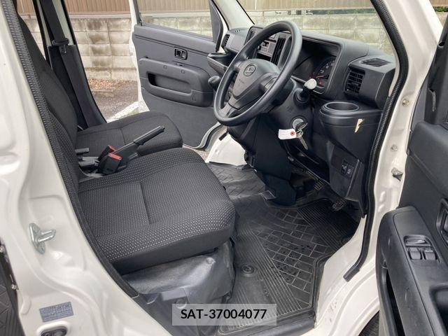 Daihatsu HIJET CARGO 2018-08 7454717-18