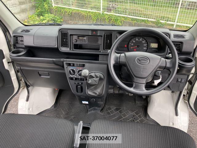 Daihatsu HIJET CARGO 2018-08 7454717-19