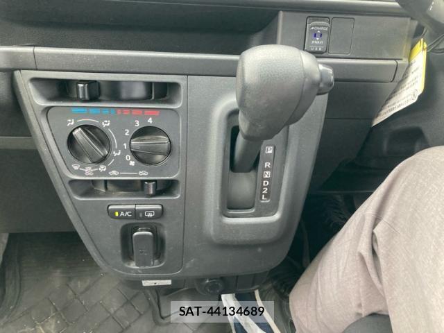 Daihatsu HIJET CARGO 2019-12 7500854-9