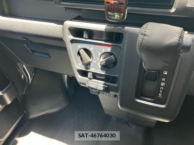 Daihatsu HIJET CARGO 2026-04 7500848-25