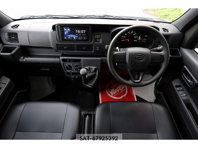 Daihatsu HIJET CARGO 2026-01 7500850-9