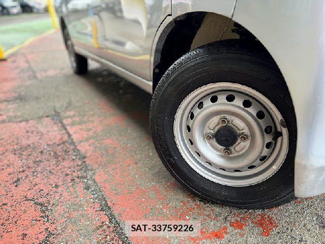 Daihatsu HIJET CARGO 2010-06 7562222-24