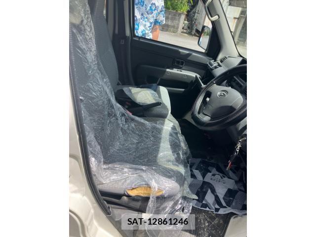 Daihatsu HIJET CARGO 2016-12 7562221-17