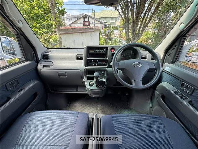 Daihatsu HIJET CARGO 2014-04 7616960-2