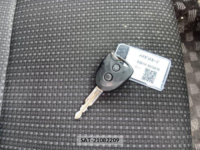 Daihatsu HIJET CARGO 2021-12 7616962-10