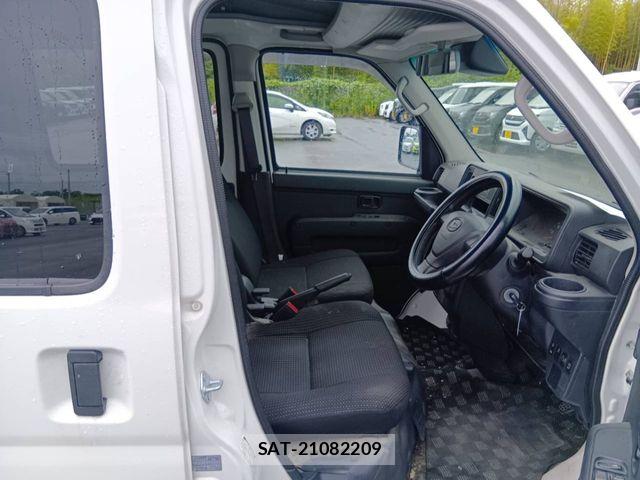 Daihatsu HIJET CARGO 2021-12 7616962-3