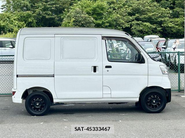 Daihatsu HIJET CARGO 2019-06 7961963-9