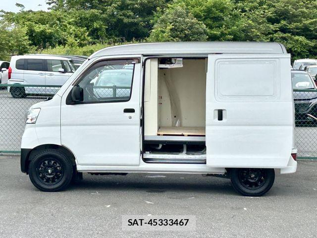 Daihatsu HIJET CARGO 2019-06 7961963-8
