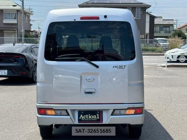 Daihatsu HIJET CARGO 2021-06 7961969-3