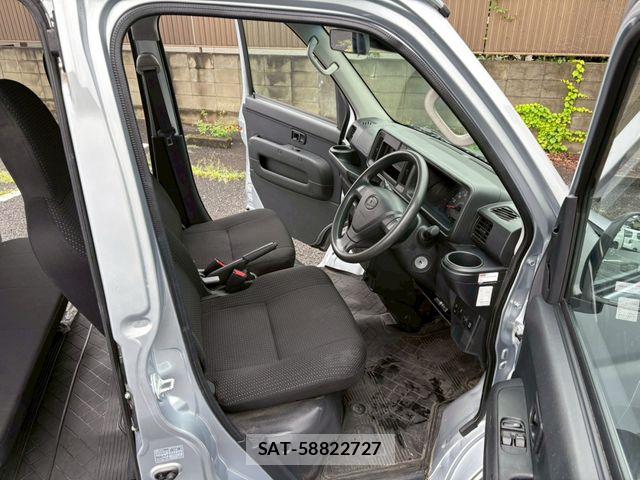 Daihatsu HIJET CARGO 2021-06 7979425-9