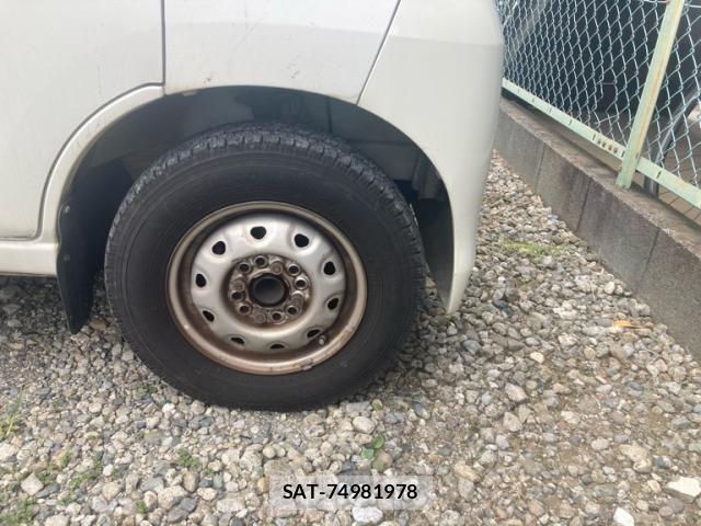 Daihatsu HIJET CARGO 2012-07 8035907-4