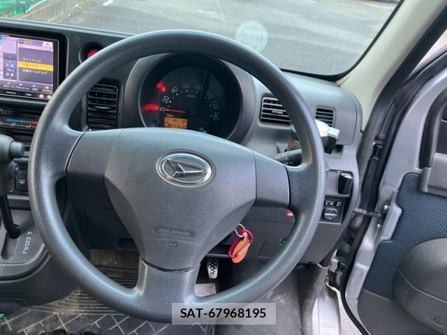 Daihatsu HIJET CARGO 2014-09 8073977-15