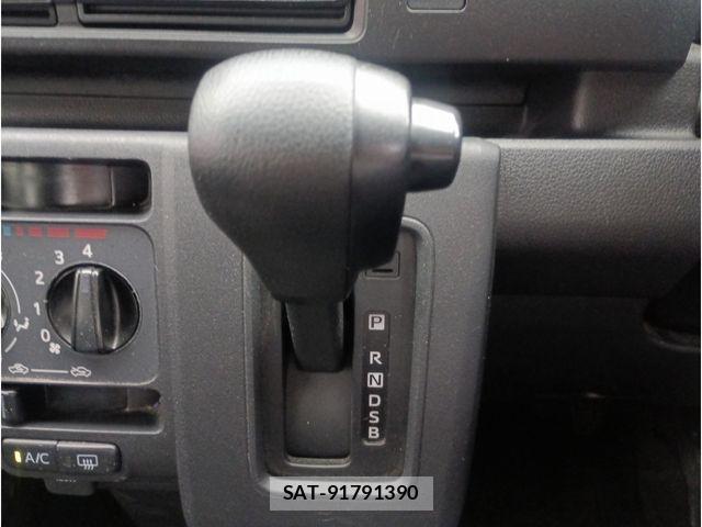 Daihatsu HIJET CARGO 2022-05 8099536-9