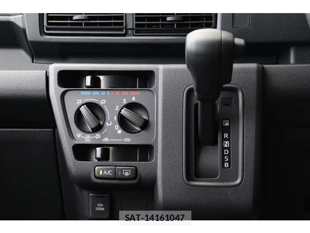 Daihatsu HIJET CARGO 2026-07 8130465-6