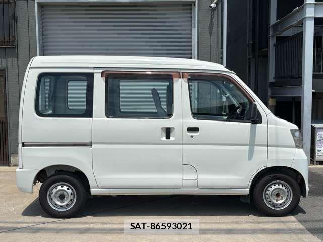 Daihatsu HIJET CARGO 2017-12 8130472-4