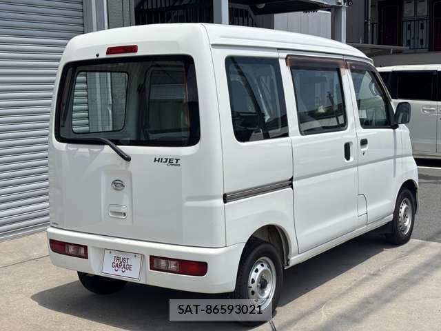 Daihatsu HIJET CARGO 2017-12 8130472-8