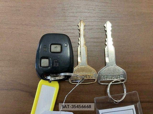 Daihatsu HIJET CARGO 2015-10 8207821-28