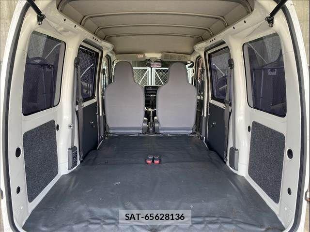 Daihatsu HIJET CARGO 2014-04 8207820-28