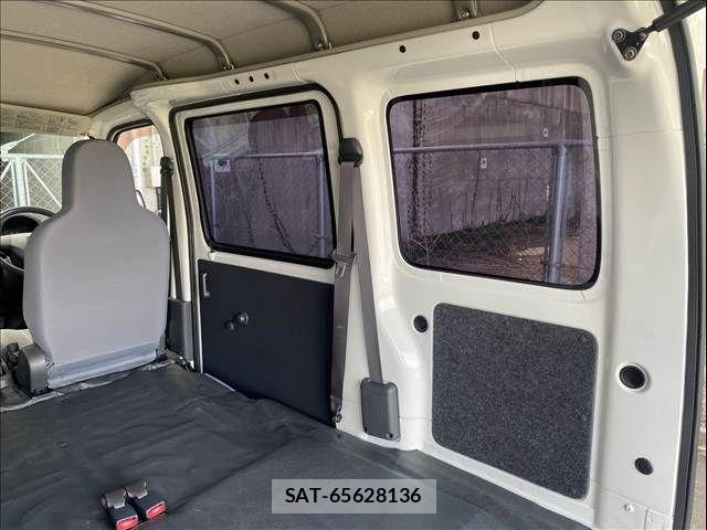 Daihatsu HIJET CARGO 2014-04 8207820-29