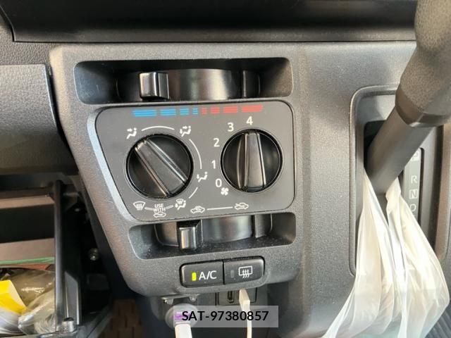 Daihatsu HIJET CARGO 2023-09 8207816-18