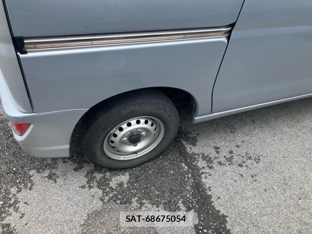 Daihatsu HIJET CARGO 2019-06 8230285-10