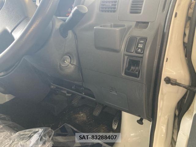 Daihatsu HIJET CARGO 2005-03 8230288-15