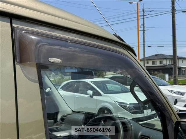 Daihatsu HIJET CARGO 2015-04 8245385-26