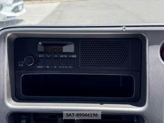 Daihatsu HIJET CARGO 2015-04 8245385-2