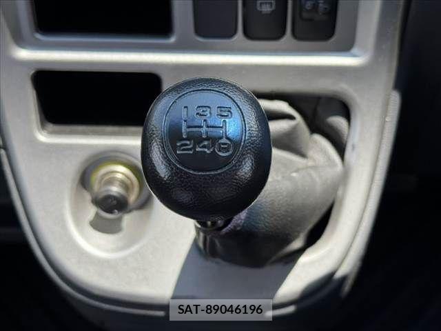 Daihatsu HIJET CARGO 2015-04 8245385-4