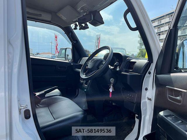 Daihatsu HIJET CARGO 2023-05 8314723-3