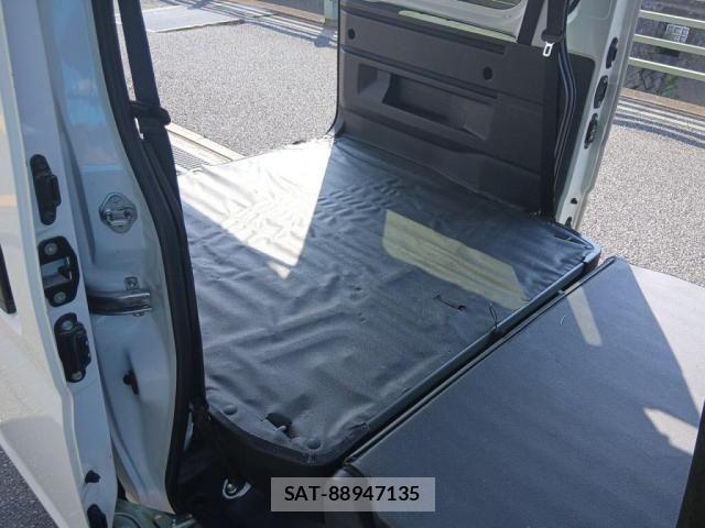 Daihatsu HIJET CARGO 2022-03 8314725-25