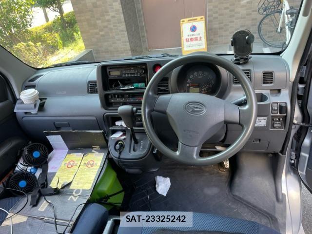 Daihatsu HIJET CARGO 2009-07 8314731-12