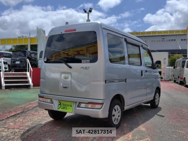 Daihatsu HIJET CARGO 2022-01 8336116-1