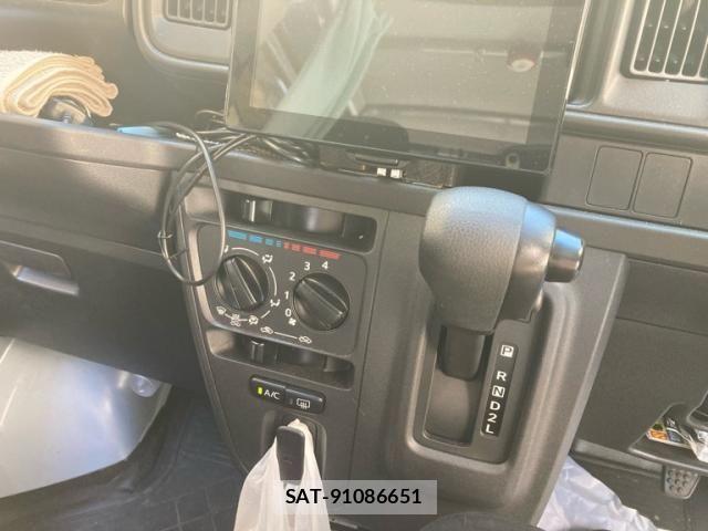 Daihatsu HIJET CARGO 2017-11 8336120-22