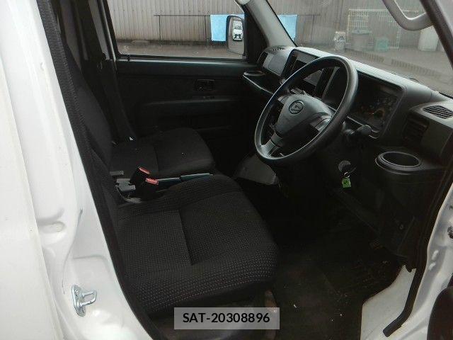 Daihatsu HIJET CARGO 2021-07 8336112-1