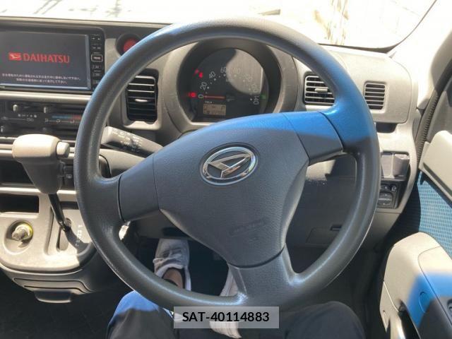 Daihatsu HIJET CARGO 2015-08 8354618-19